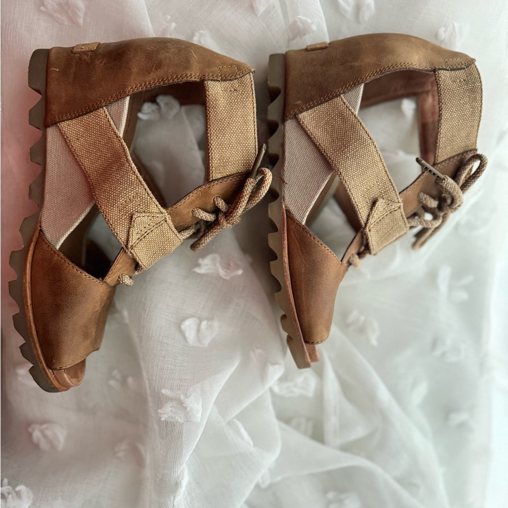 Sorrel wedge sandals